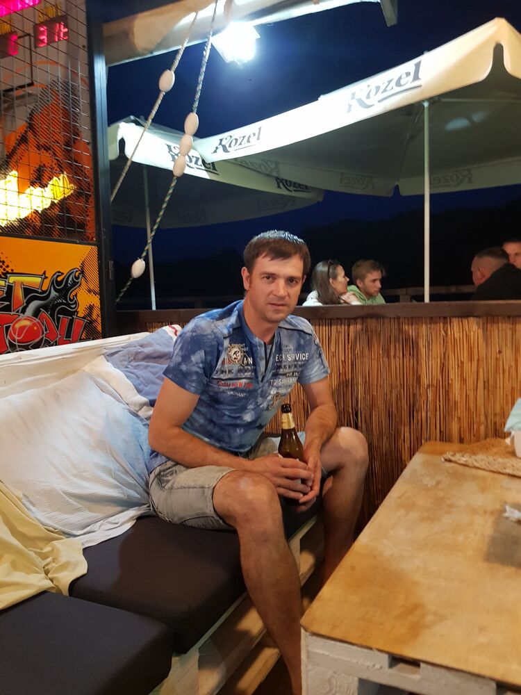  28148851  Ruslan, 40 ,    