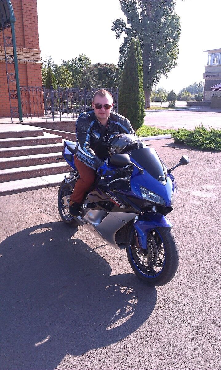  ,   Oleg, 40 ,   