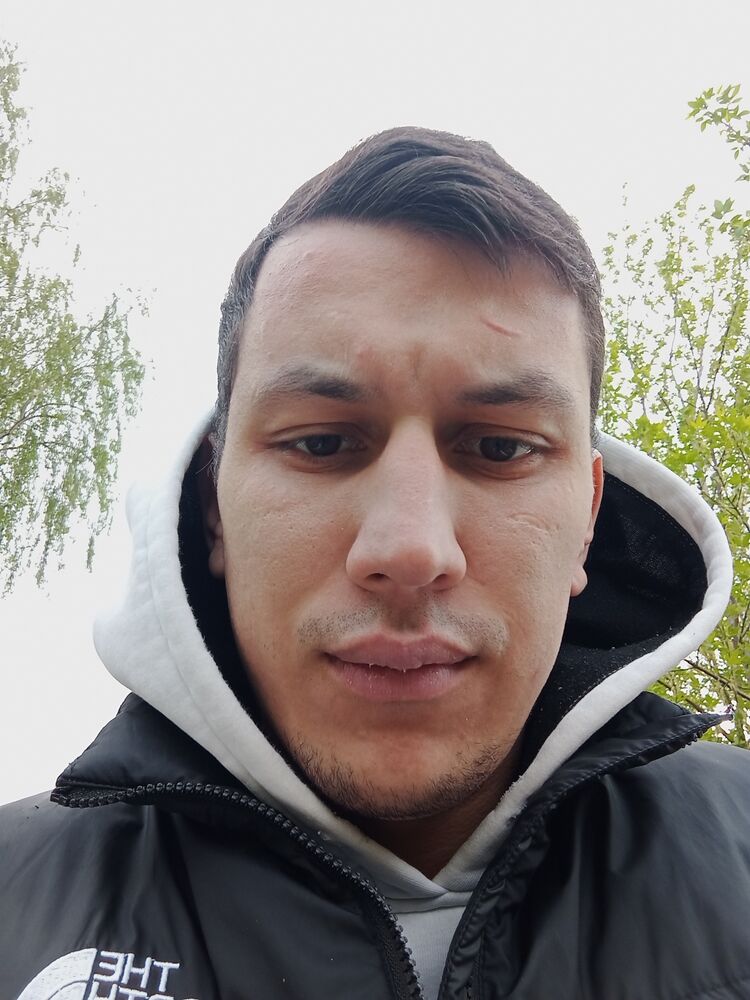  43338111  Albert, 29 ,    