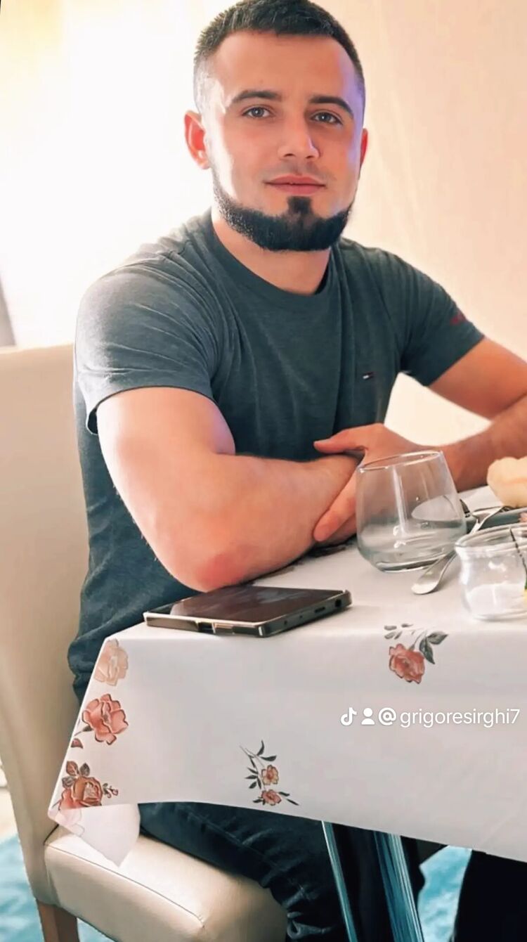  -,   Grisa, 28 ,   ,   