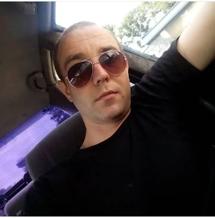  36532771  Vladimir, 34 ,    