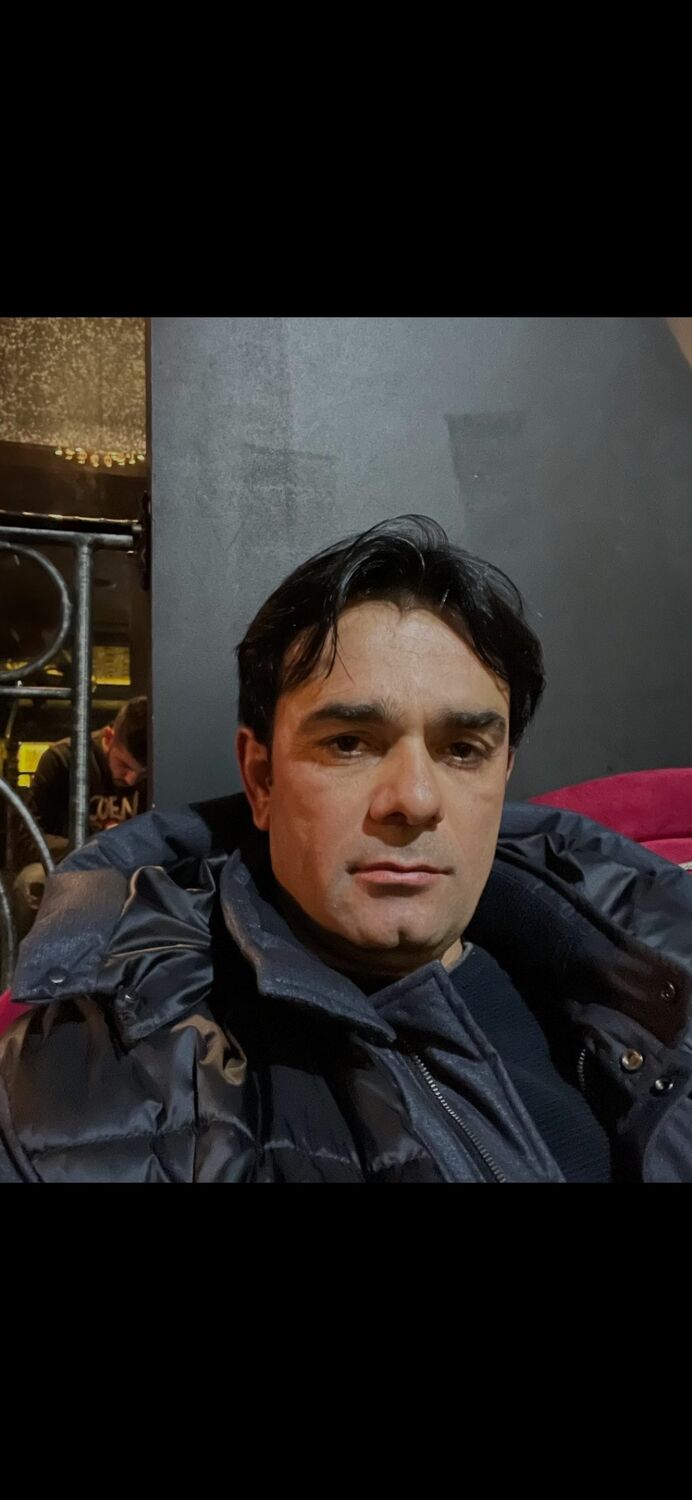  33687681  Bjk, 37 ,    
