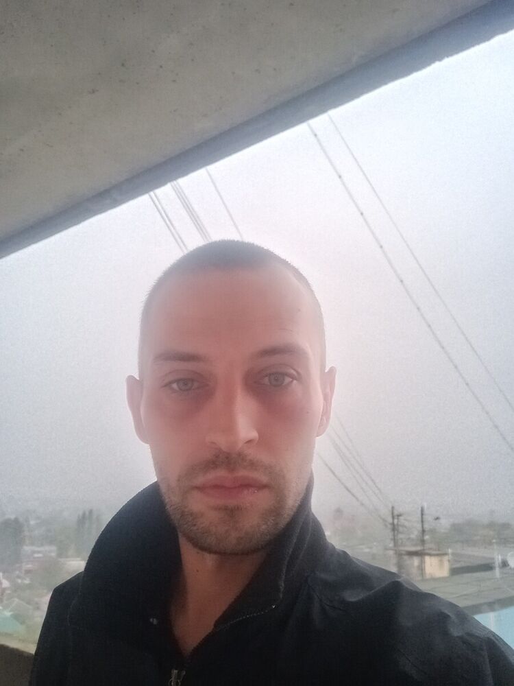  22180661  , 38 ,    