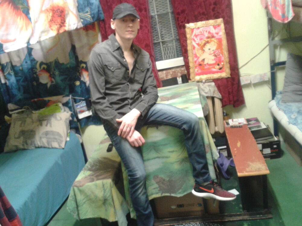  23902411  Aleksandr, 44 ,    