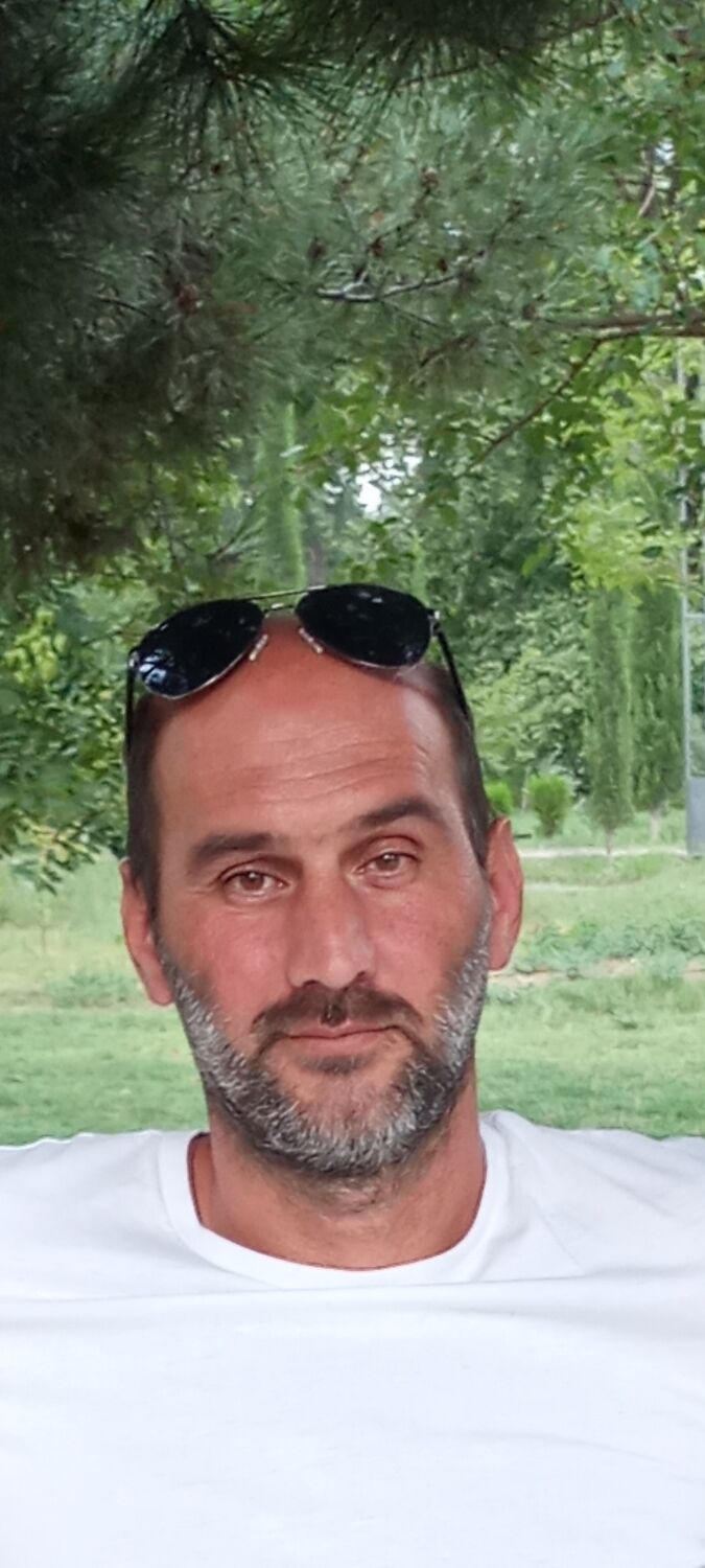  24704091  Vano, 49 ,    