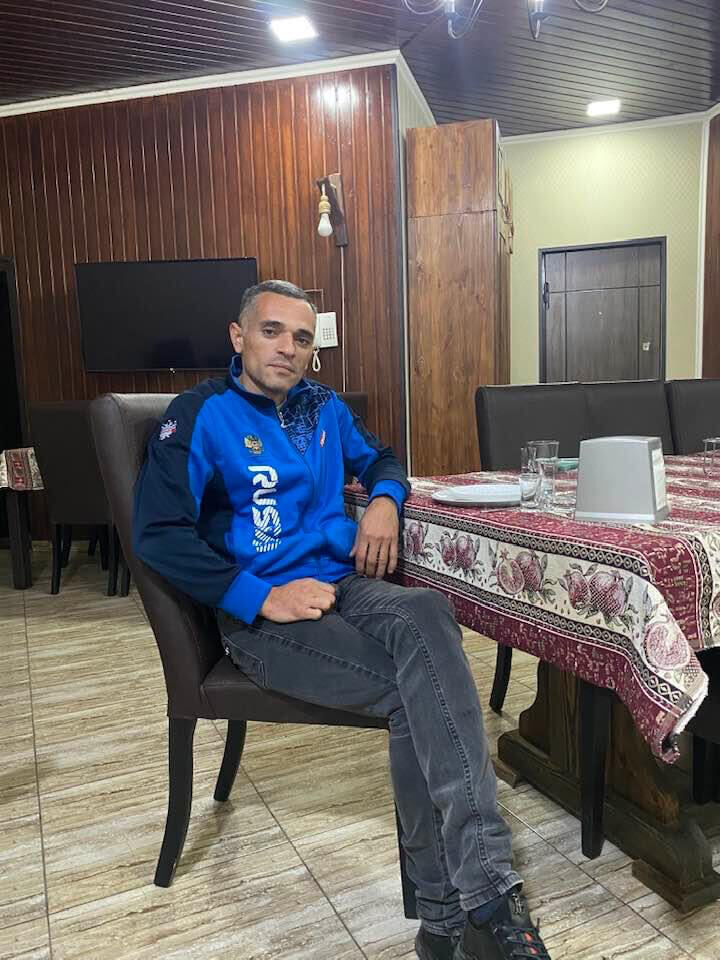  38635461  Andranik, 39 ,    