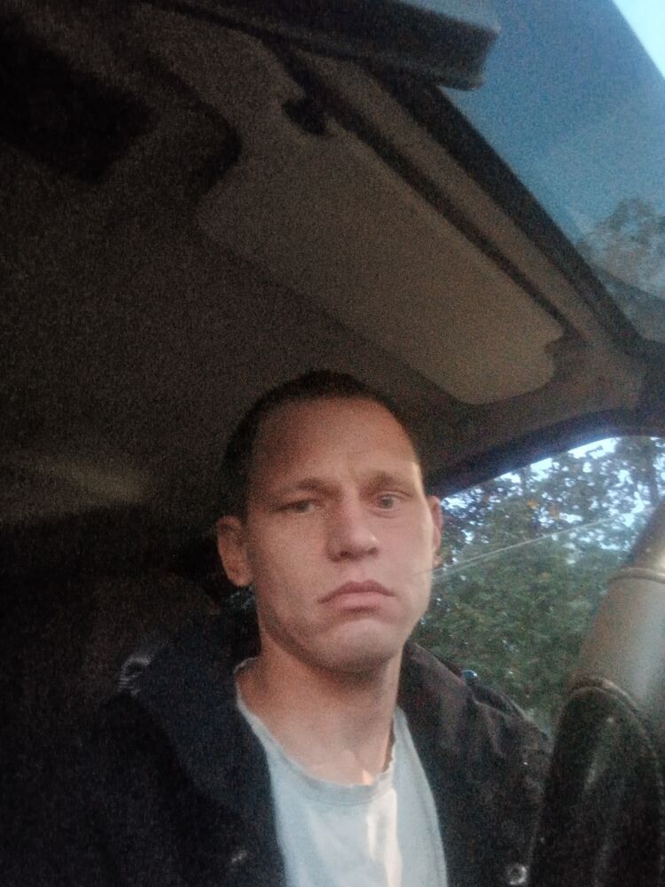  47010881  Konstantin, 35 ,    