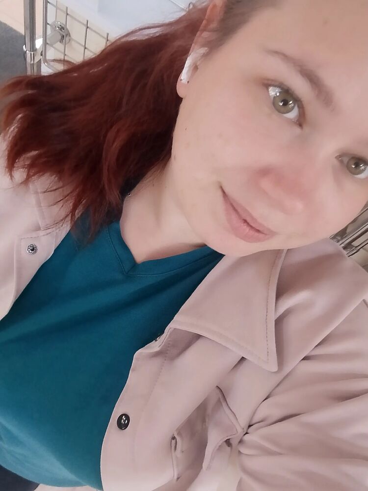  ,   Anastasia, 27 ,   
