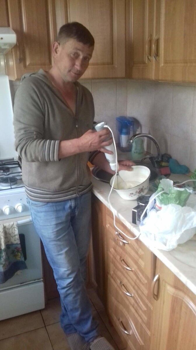  11543081  IGOR, 46 ,    