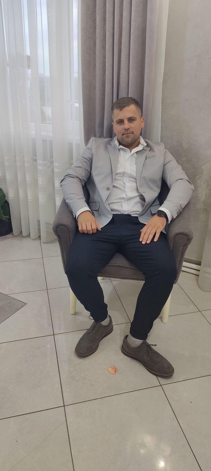  28654721  Vasile, 33 ,    