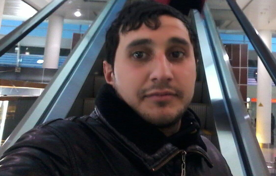  9825901  Emil, 32 ,    