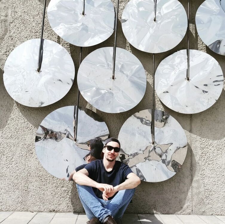  34244581  , 31 ,    
