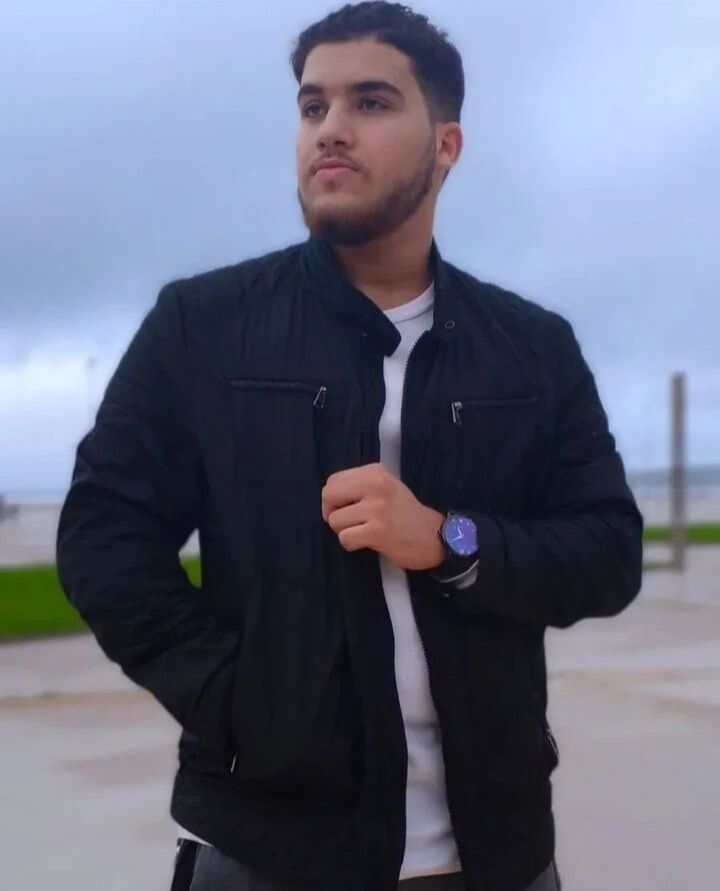  36650481  Azeddine, 24 ,    
