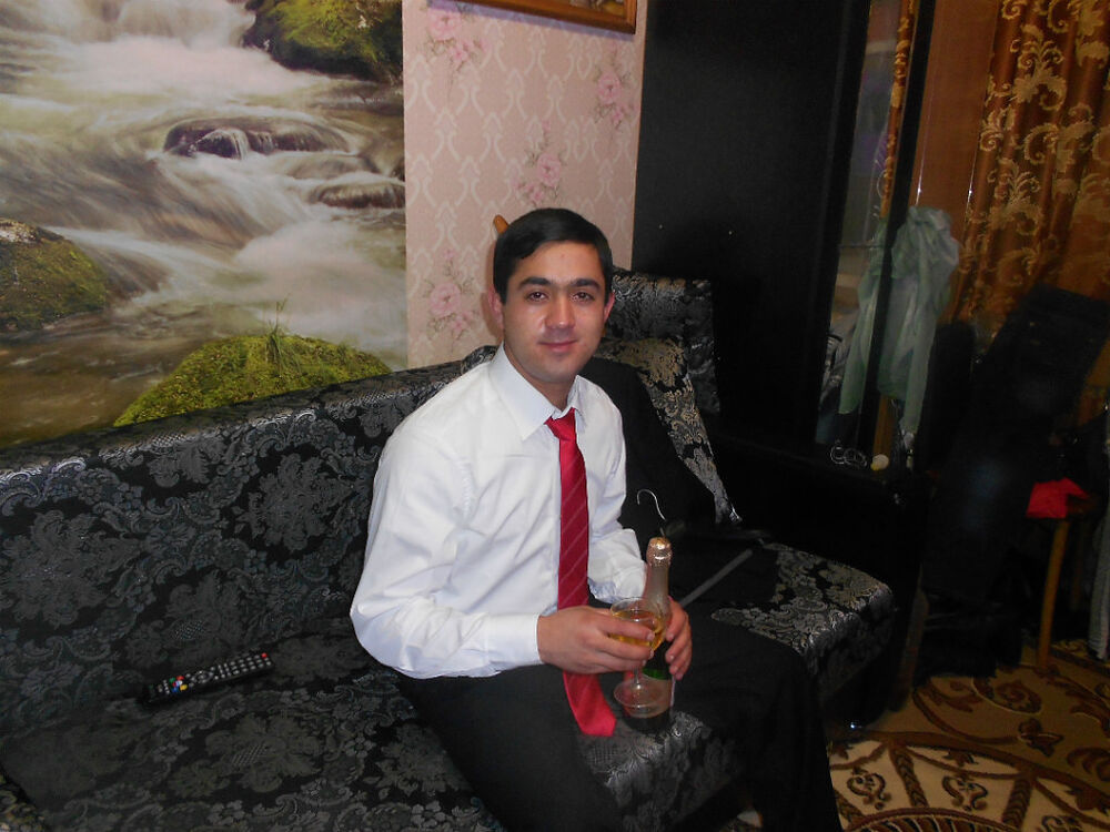  8238551  Dima, 31 ,    
