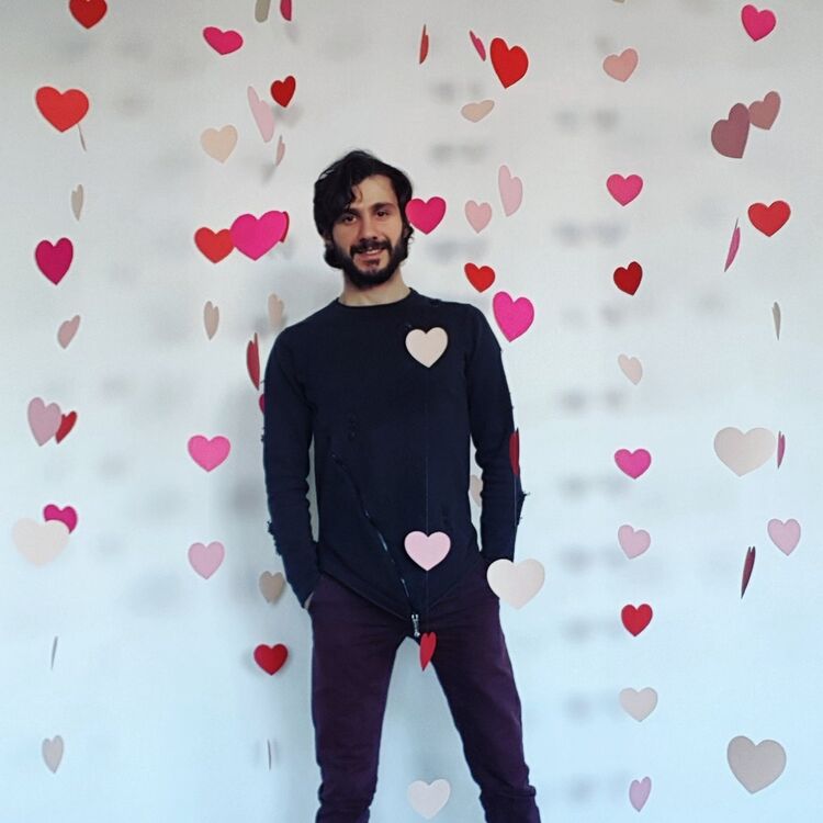  ,   Leo, 35 ,   ,   , c , 