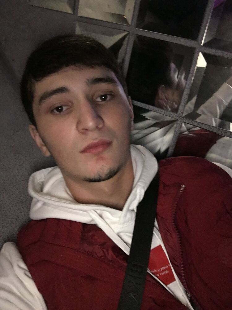  27458811  Mukhtar, 24 ,    