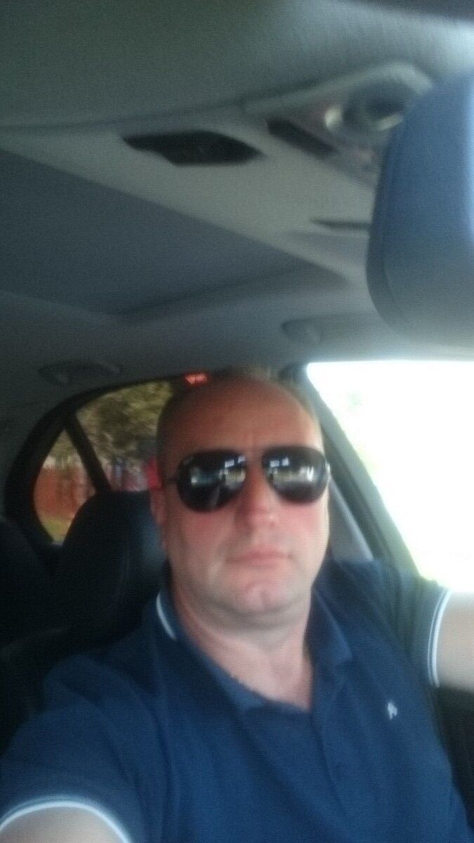  ,   Nik, 54 ,   