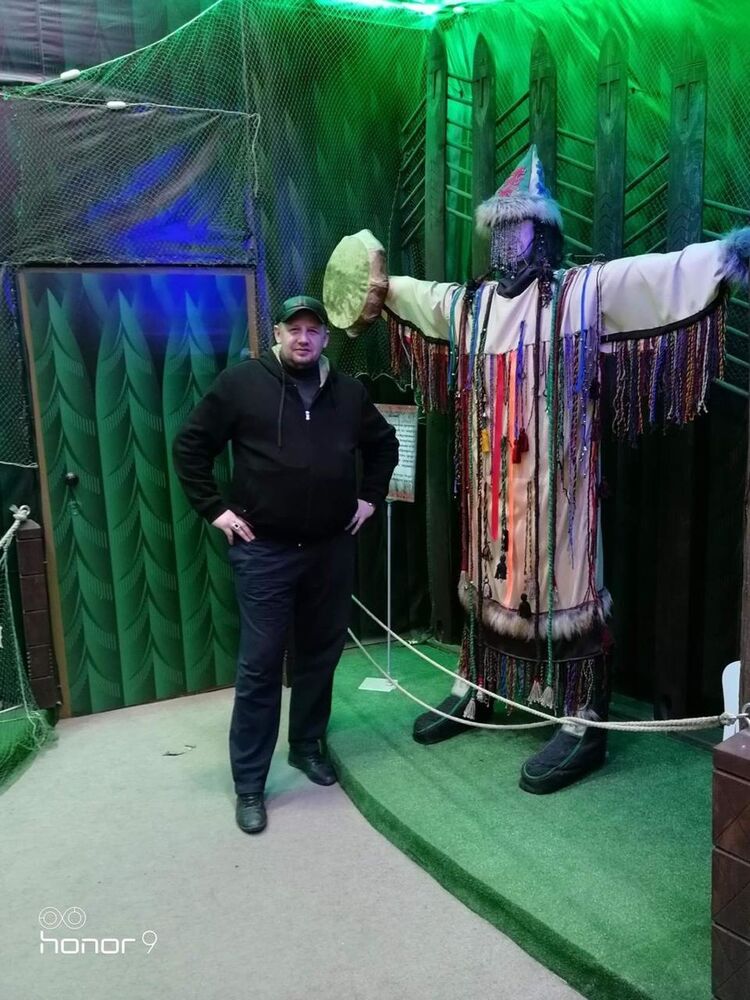  19321881  Roman, 43 ,    