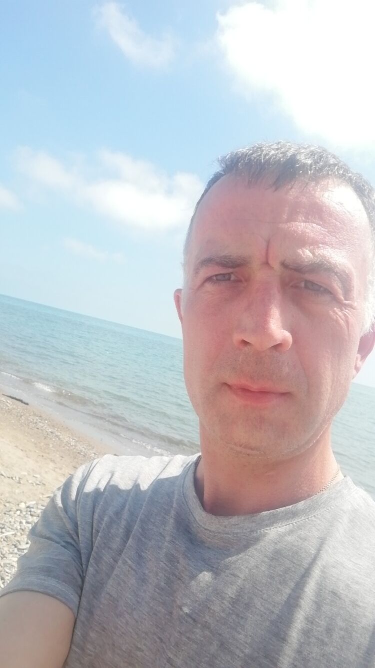  49636581  Pavel, 47 ,    