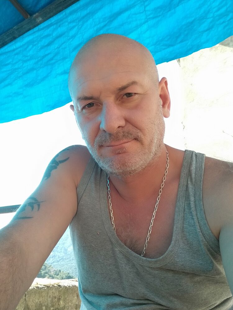  26681591  Mamuka, 44 ,    