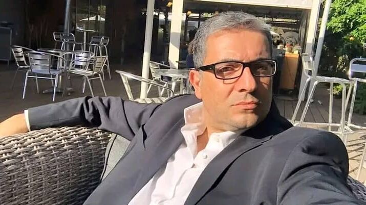  48422341  Samuel David, 57 ,    Azor