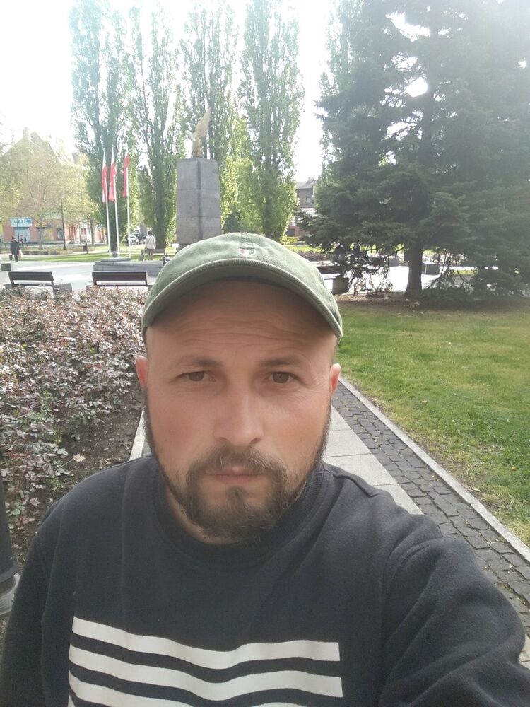  19824311  Ivan, 38 ,    