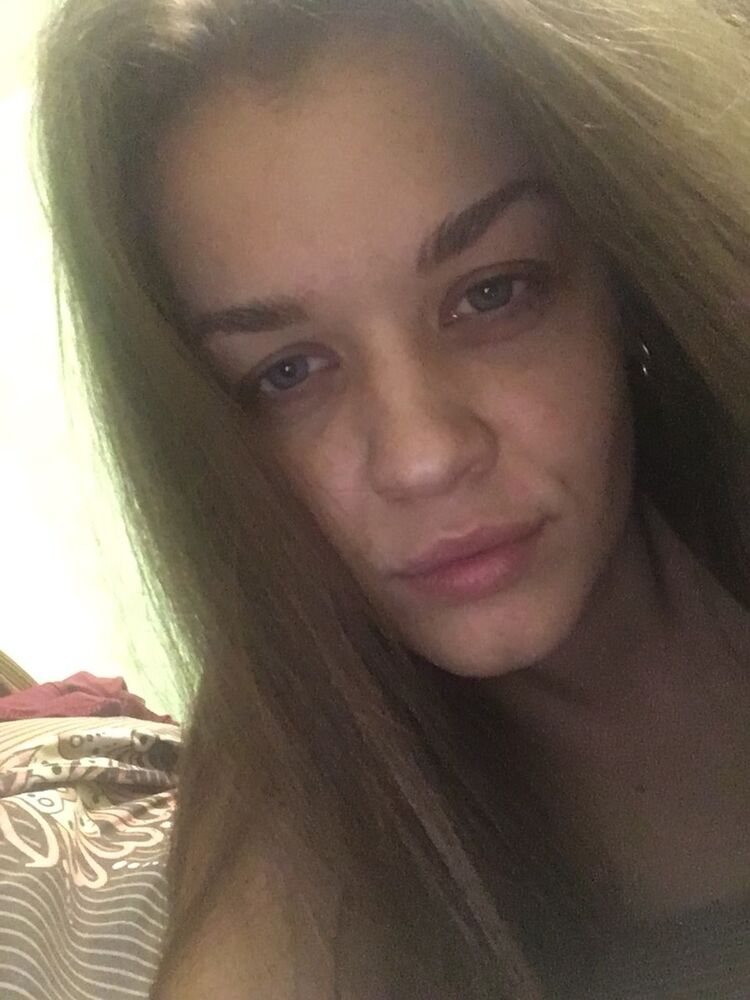  15829421  Alexandra, 33 ,    