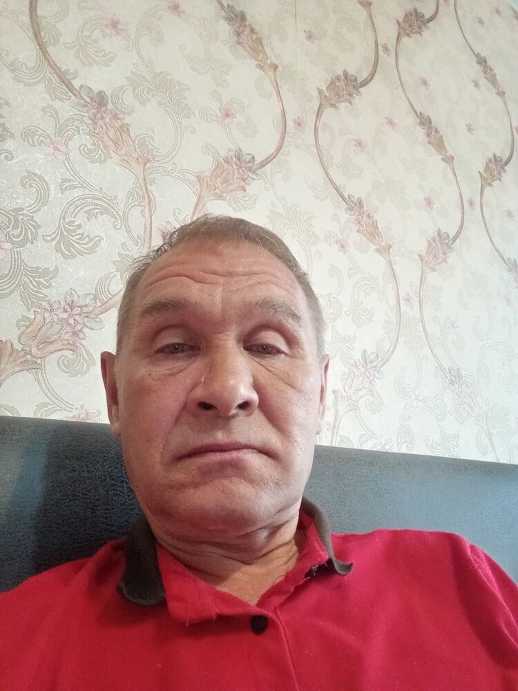  ,   Viktor, 54 ,   ,   