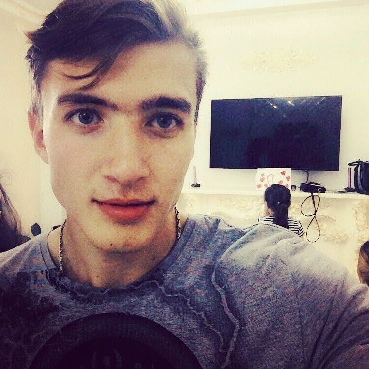  ,   Alex, 26 ,   