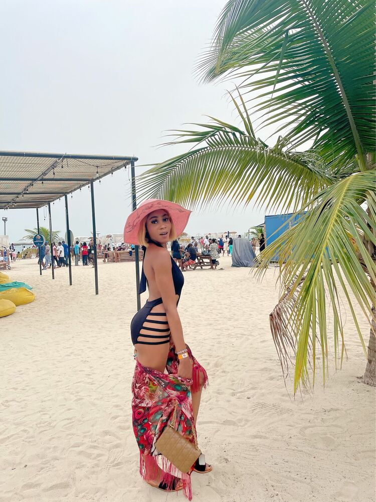  Umuahia,   Favour, 27 ,   ,   