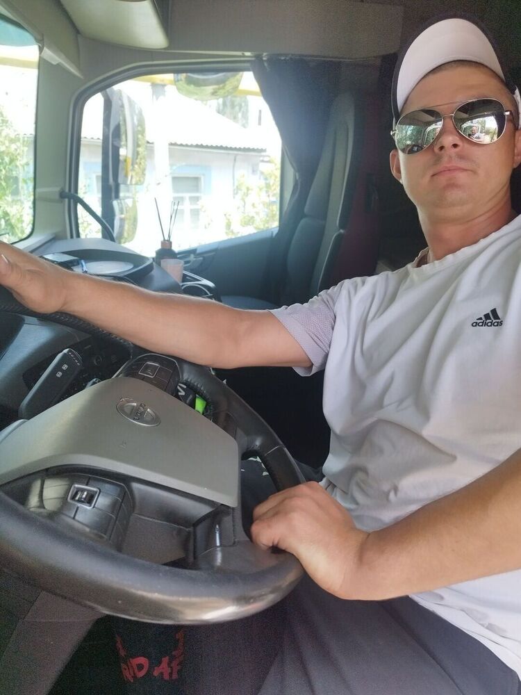  53063411  , 37 ,    