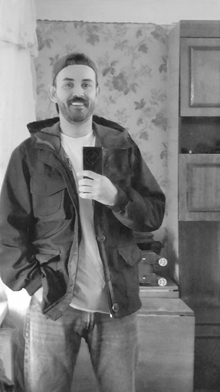  54077661  Hussin, 32 ,    