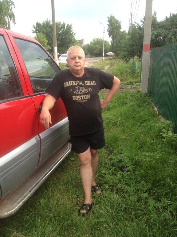  11209221  Vladimir, 61 ,    