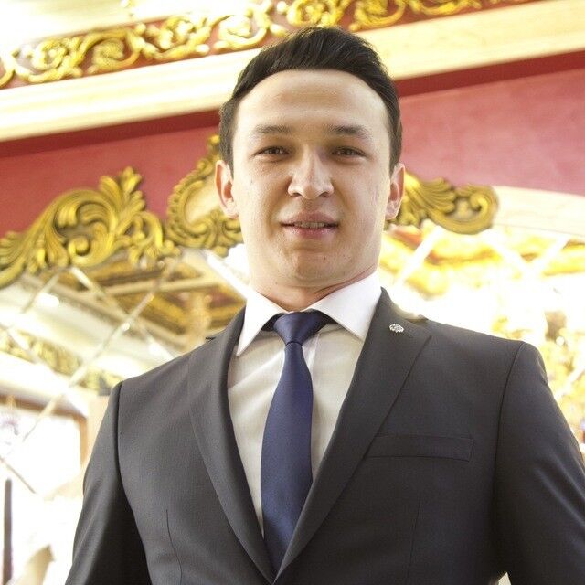  ,   Alex, 32 ,   