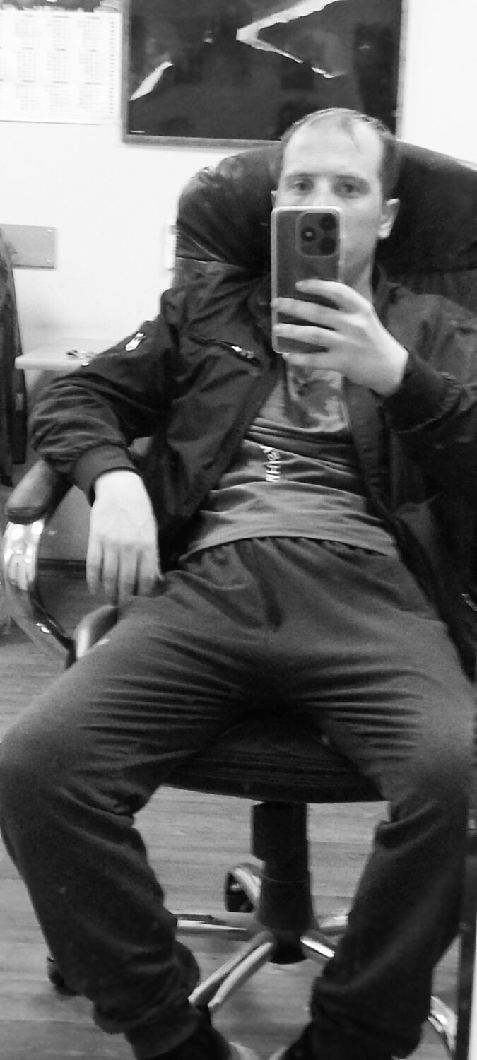  39153011  Aleksandr, 31 ,    