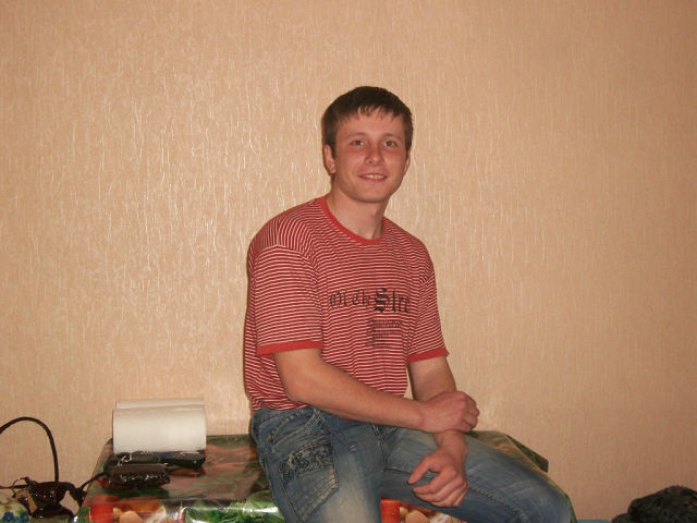  5288591  Anatolii, 32 ,    