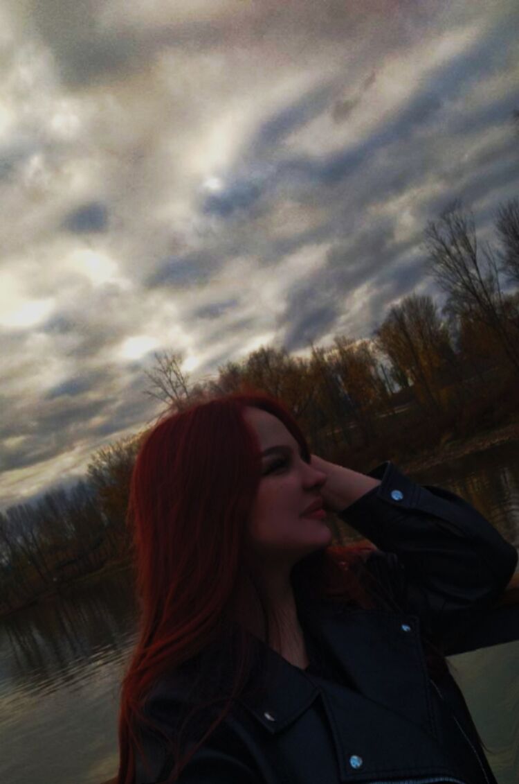  ,   Veronika, 20 ,   c 