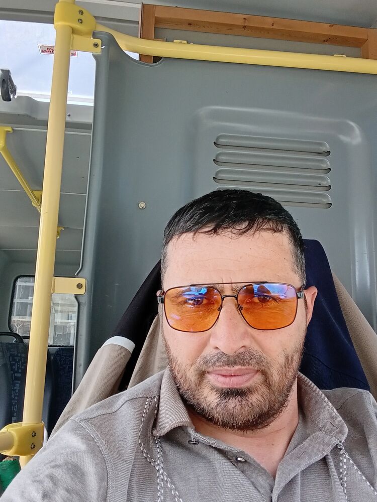  52053271  M, 35 ,    