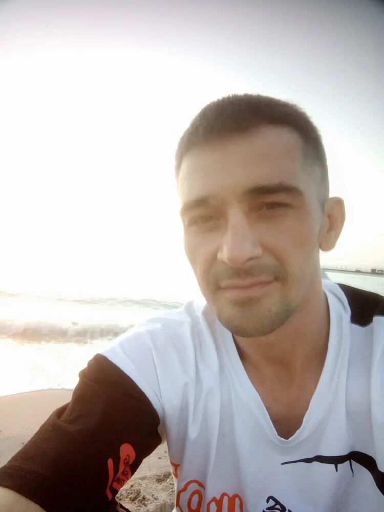  28640721  Leonid, 41 ,    
