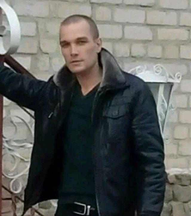  10806751  Ruslan, 39 ,    