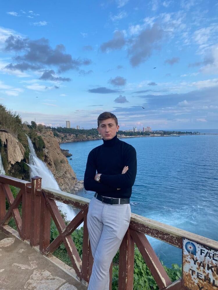  31345801  Rufat, 21 ,    Alanya
