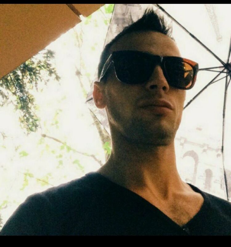  ,   Nik, 35 ,   ,   
