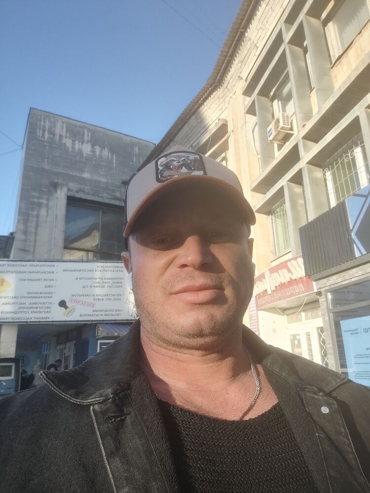  ,   Sergey, 39 ,   ,   