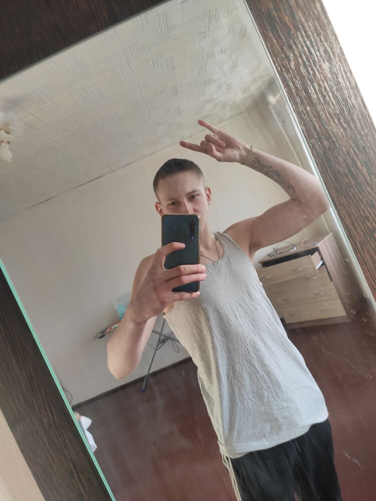  32441561  Nikolay, 20 ,    