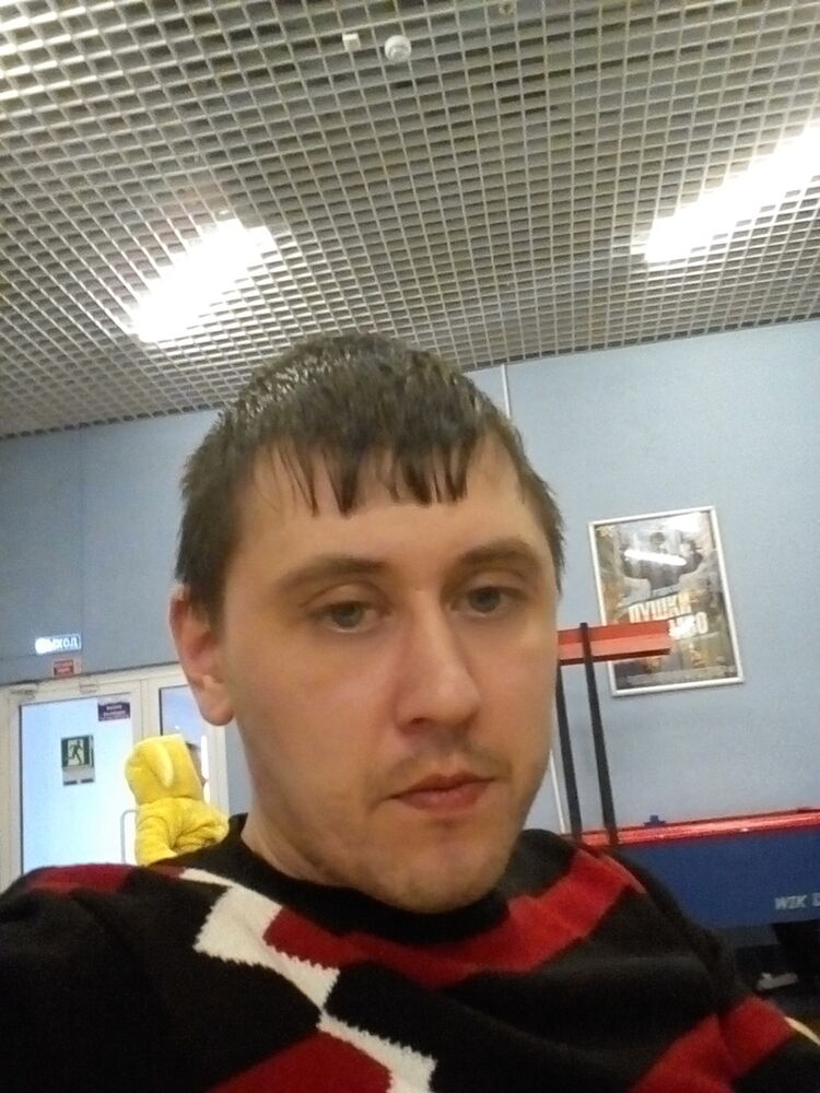  19152711  Oleg, 37 ,    