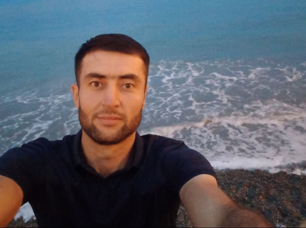  44294961  Umed, 31 ,    