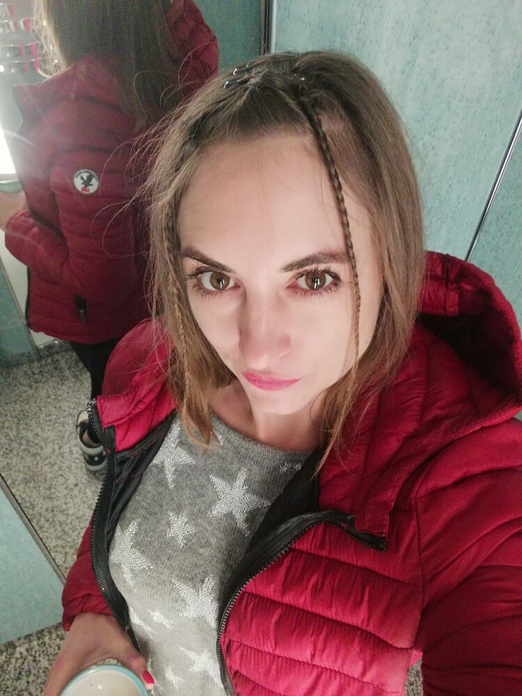  29494371  Svetlana, 40 ,    Esch-Sur-Sure