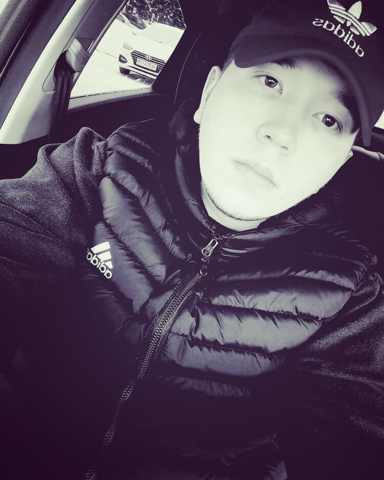  26109701  Anton, 29 ,    