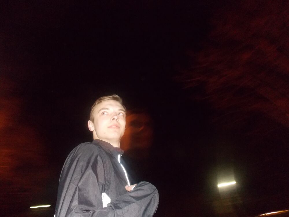  28654531  Vlad, 24 ,    