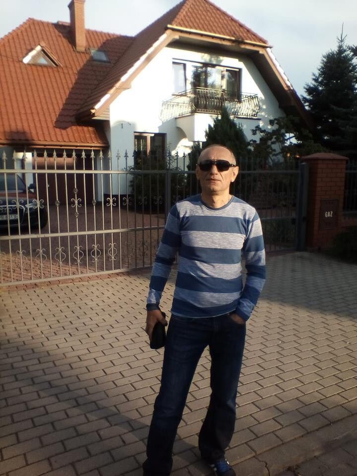  ,   Gocha, 53 ,     , c 